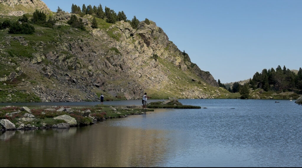 Pêche à la mouche dans les lacs d'altitude des Pyrénées-Orientales, en Capcir et Cerdagne